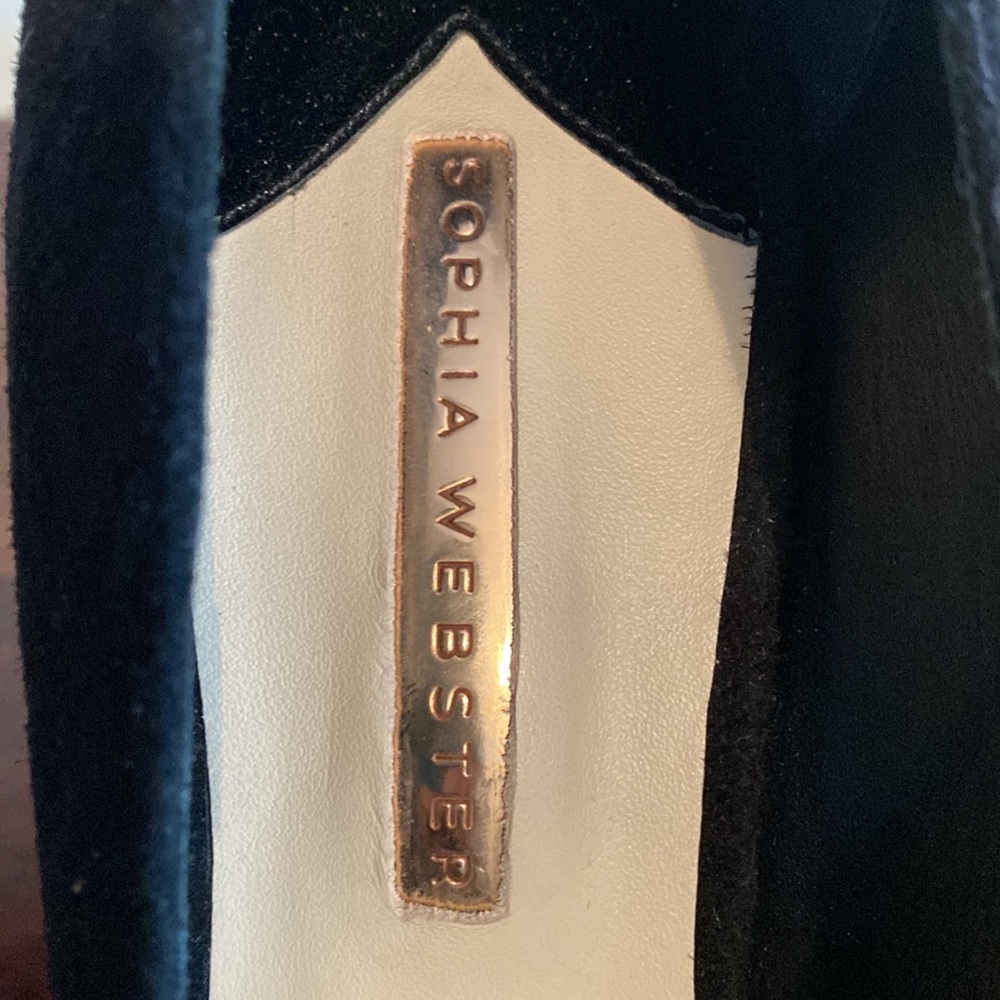 Fabulous black suede pumps. NWOT , never worn. Stunning detachable jeweled cuff. - Picture 3 of 8